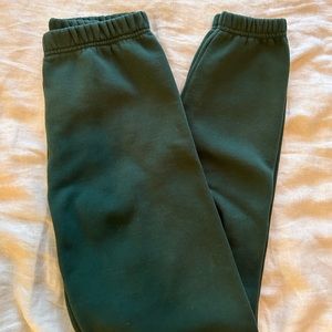 aritzia perfect hi rise sweatpant